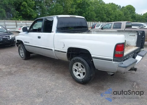 1996 Dodge Ram 1500 из США, поврежденный, VIN 3B7HC13Y6TG180182